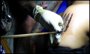 Tatuagem a Bambu na Tailândia